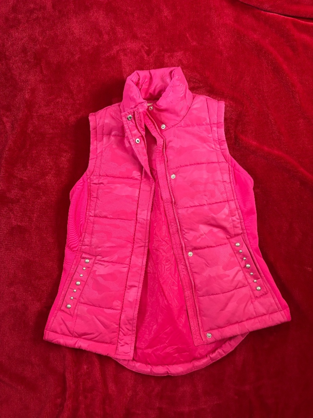 Ariat Women’s Hot Pink Camo Quilted Puffer Vest Studded Pockets Size Small